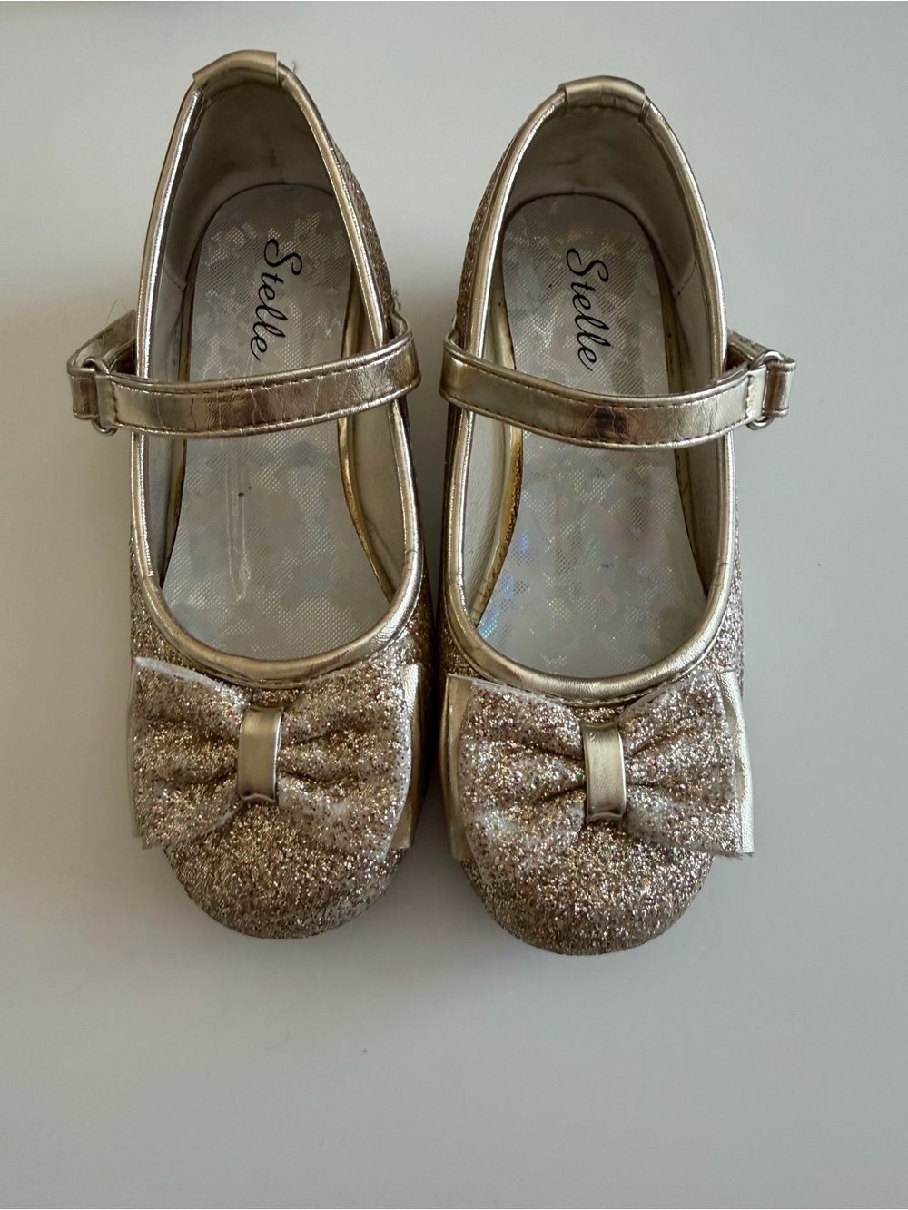 Little Girls Size 10 Stelle Gold Sparkly Heel Shoe with Bow & Velcro Strap